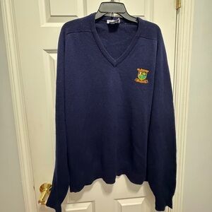 ST Andrew’s Scotland EUR size 48 navy 100% lambswool v neck sweater